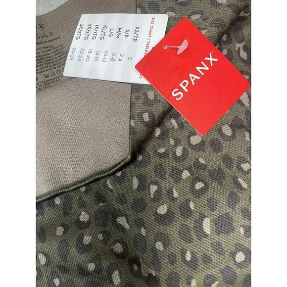 Spanx Look At Me Now Seamless Womens  Leopard Print Leggings Size Small Olive - Picture 10 of 10